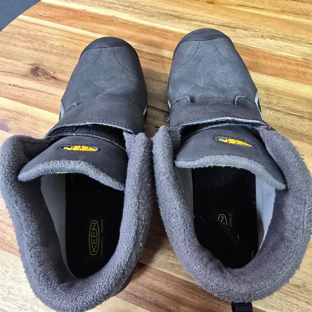 Keen Kootenay III Waterproof Snow Boots BIg Kids Youth Size US 4.5 Gray Outdoors